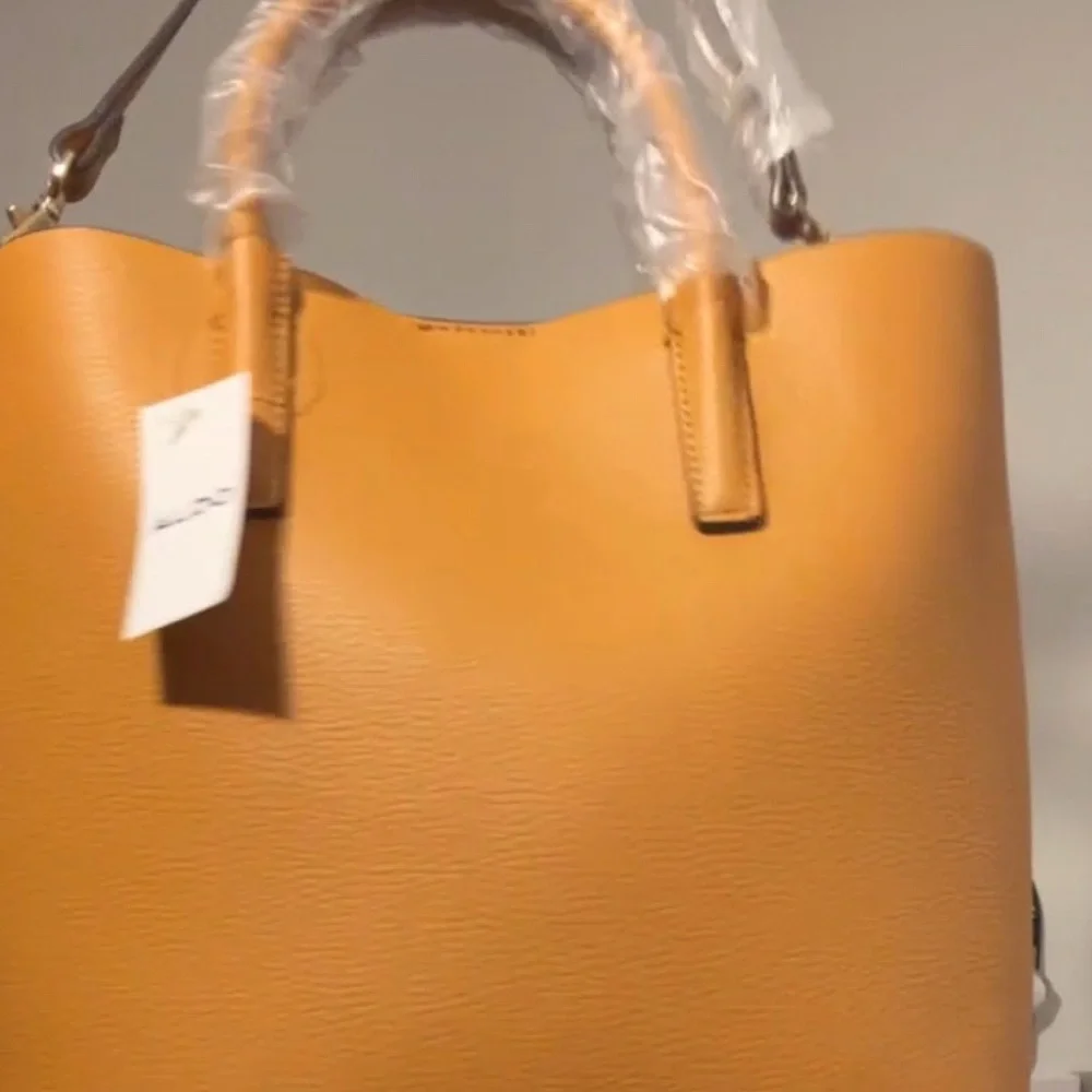 NWT- Aldo woman’s Satchel bag- fits laptop